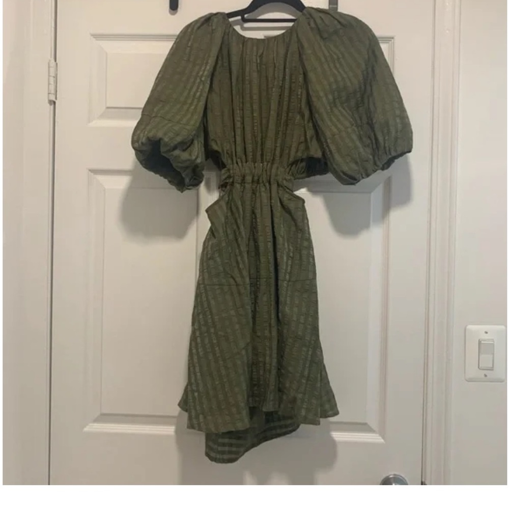 Moon river green cutout dress - Picture 3 of 4
